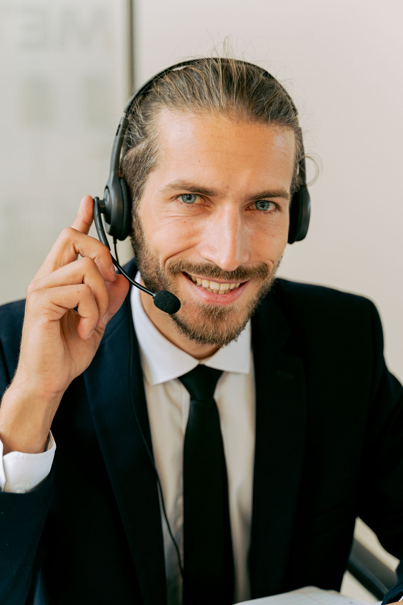 Sales representative qualifying contacts by phone